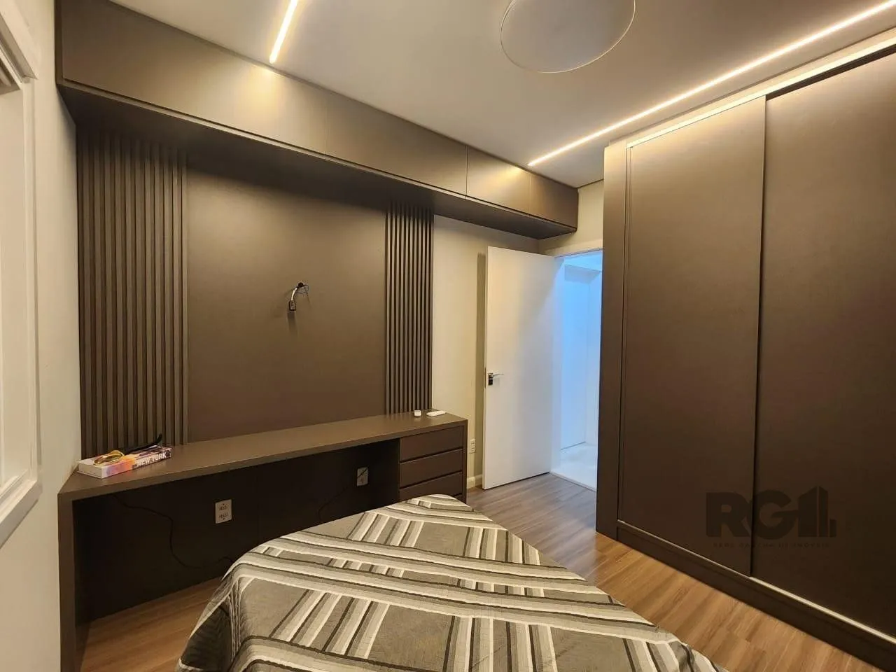 Imagem Casa em condomínio, 3 dorms, 1 suíte, 2 vagas bairro vale Ville