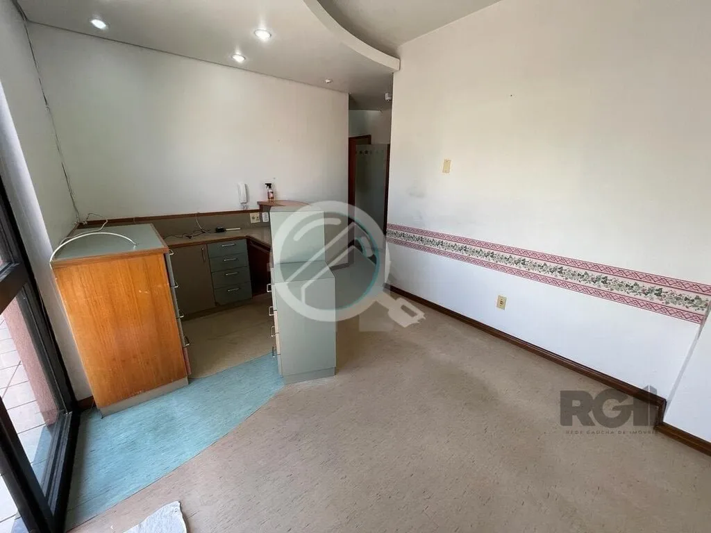 Imagem Sala comercial, elevador, portaria 12 horas e uma vaga de garagem no bairro Bom Fim em Porto Alegre....