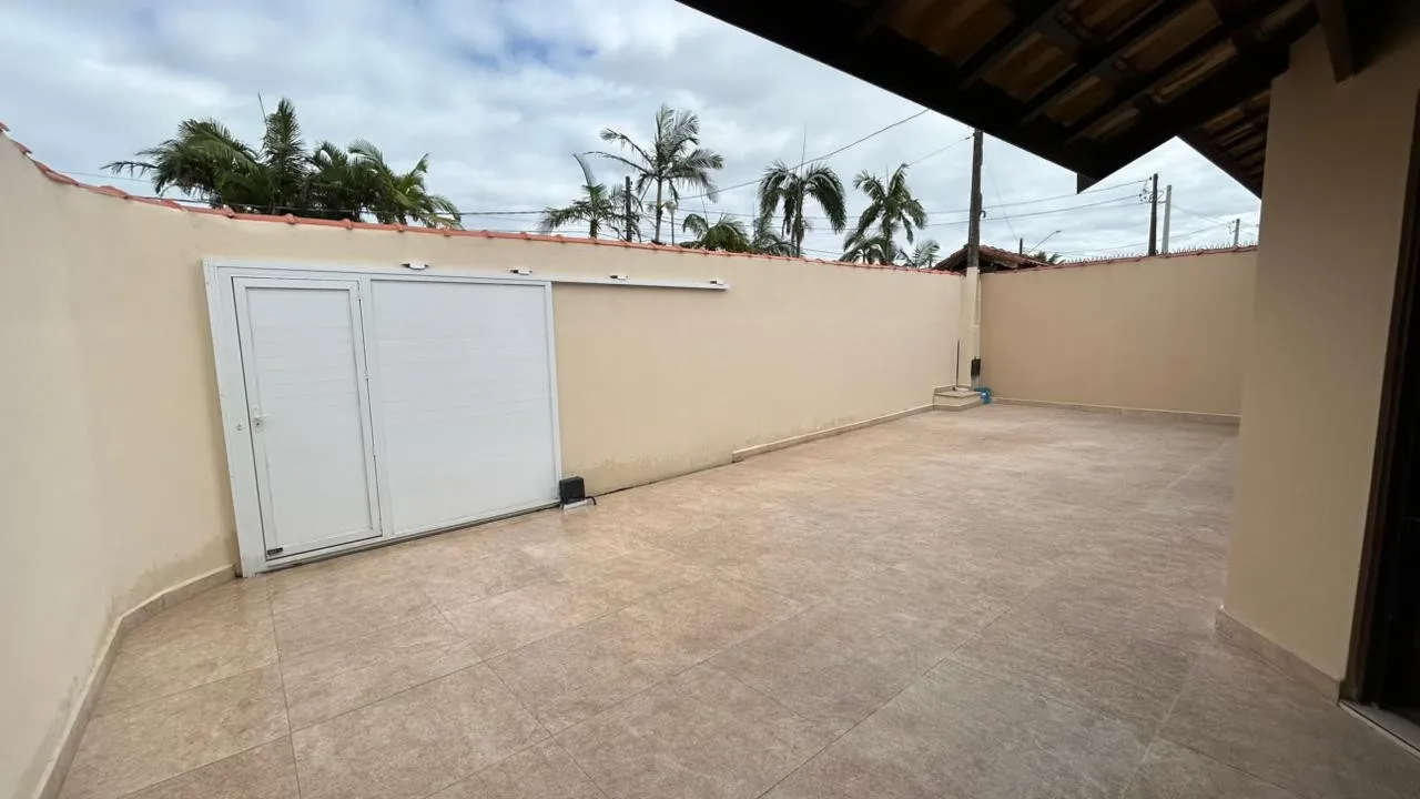 Imagem Casa para Venda em Itanhaém, Cibratel II, 3 dormitórios, 1 suíte, 1 banheiro, 2 vagas