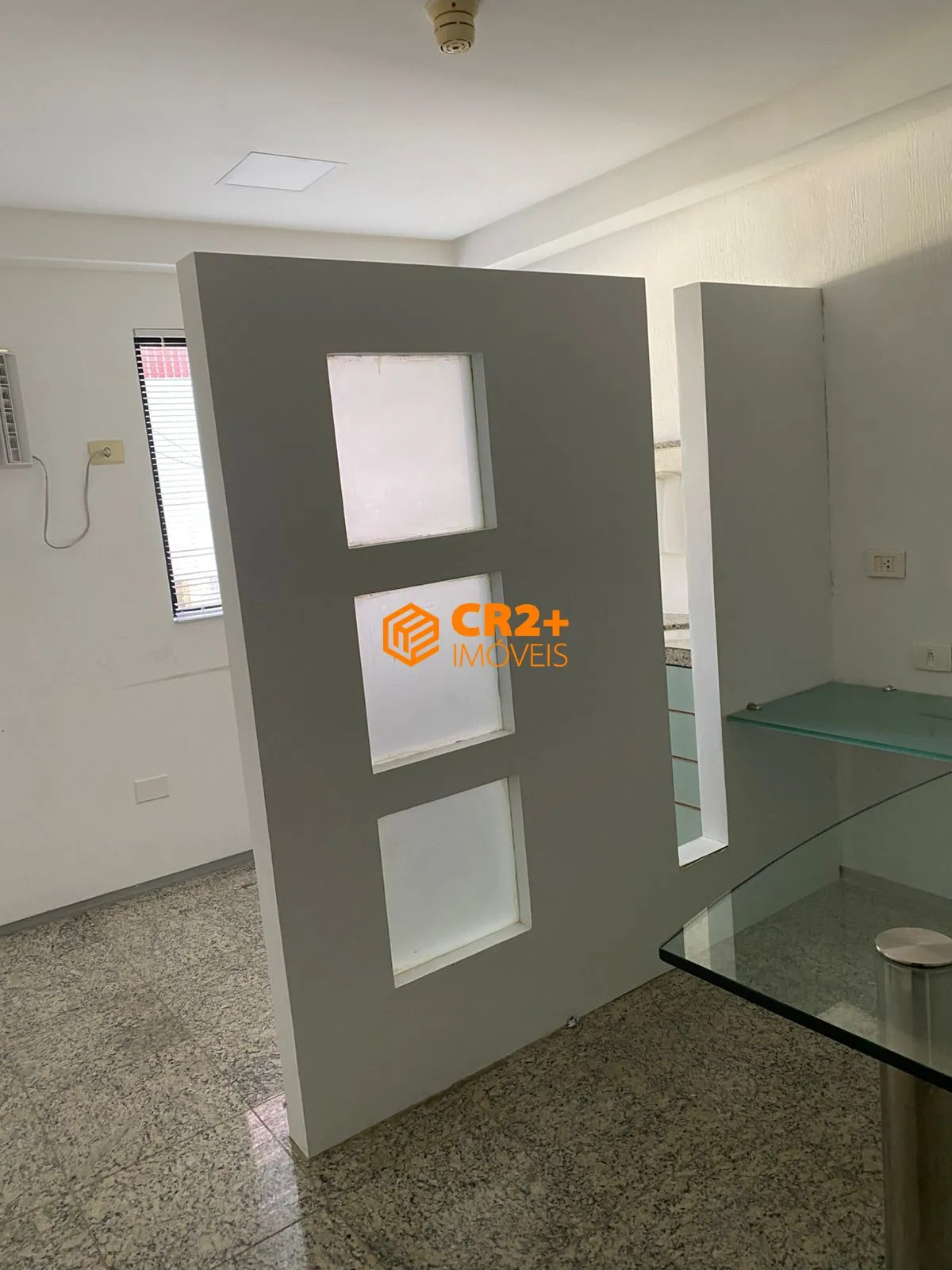 Imagem Oportunidade! Ampla Sala Comercial na Ilha do Leite - 250m²