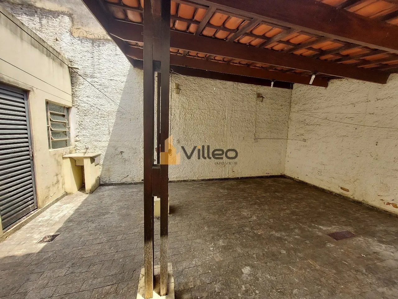 Imagem Localizada na Avenida Doutor Ulisses Guimarães, 2020 - Jardim Santo André 2, esta ampla casa comer...