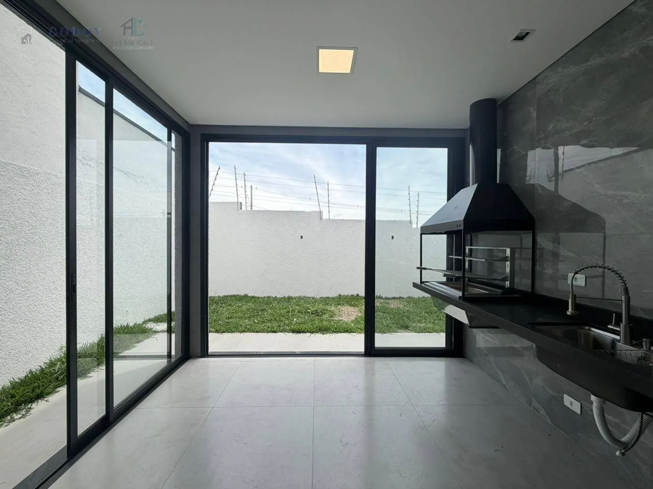 Imagem Elegância e Praticidade em um Só Lugar - Confira Este Sobrado