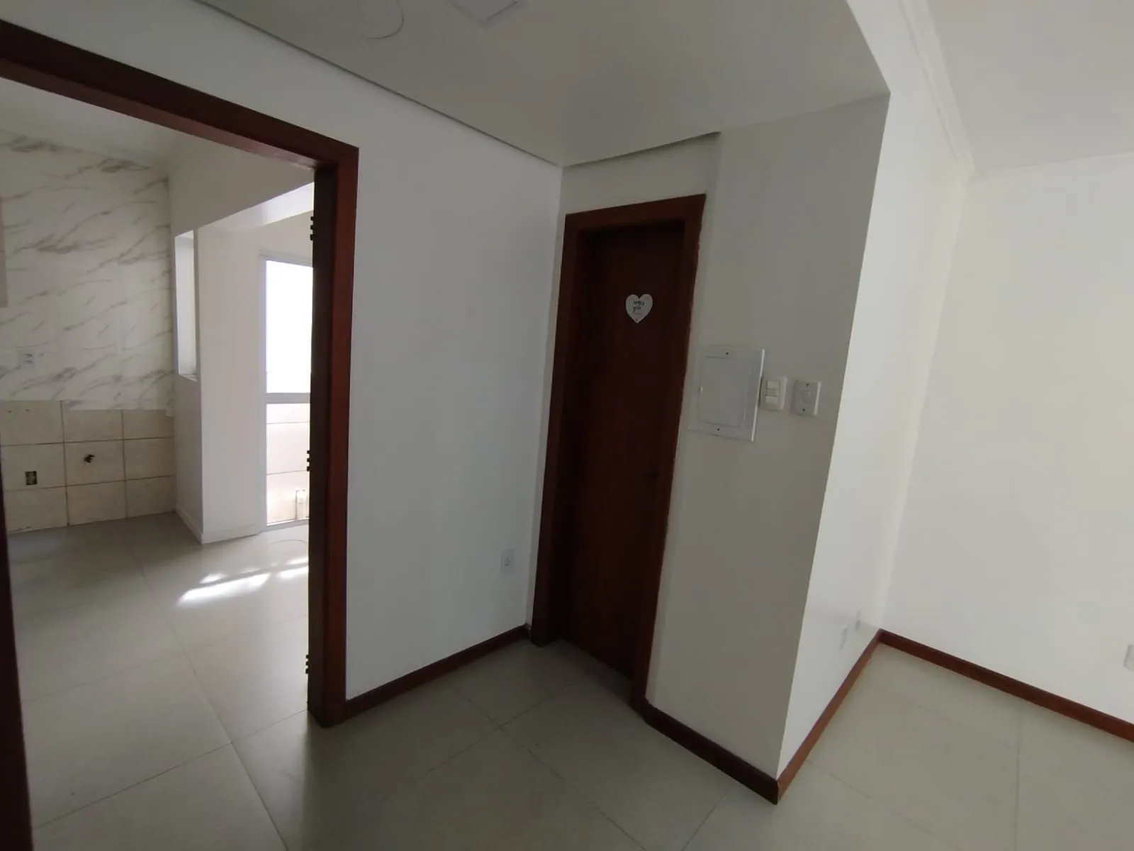 Imagem Casa com 03 quartos e 01 vaga no Bairro Cristal