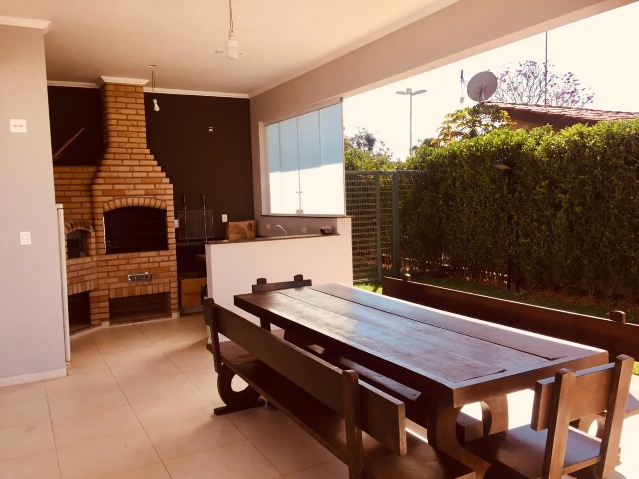 Imagem Casa Térrea no Condomínio Portal do Sabia - 350m² de Construção, 3 Suítes (1 Master), Piscina e Espaço Gourmet