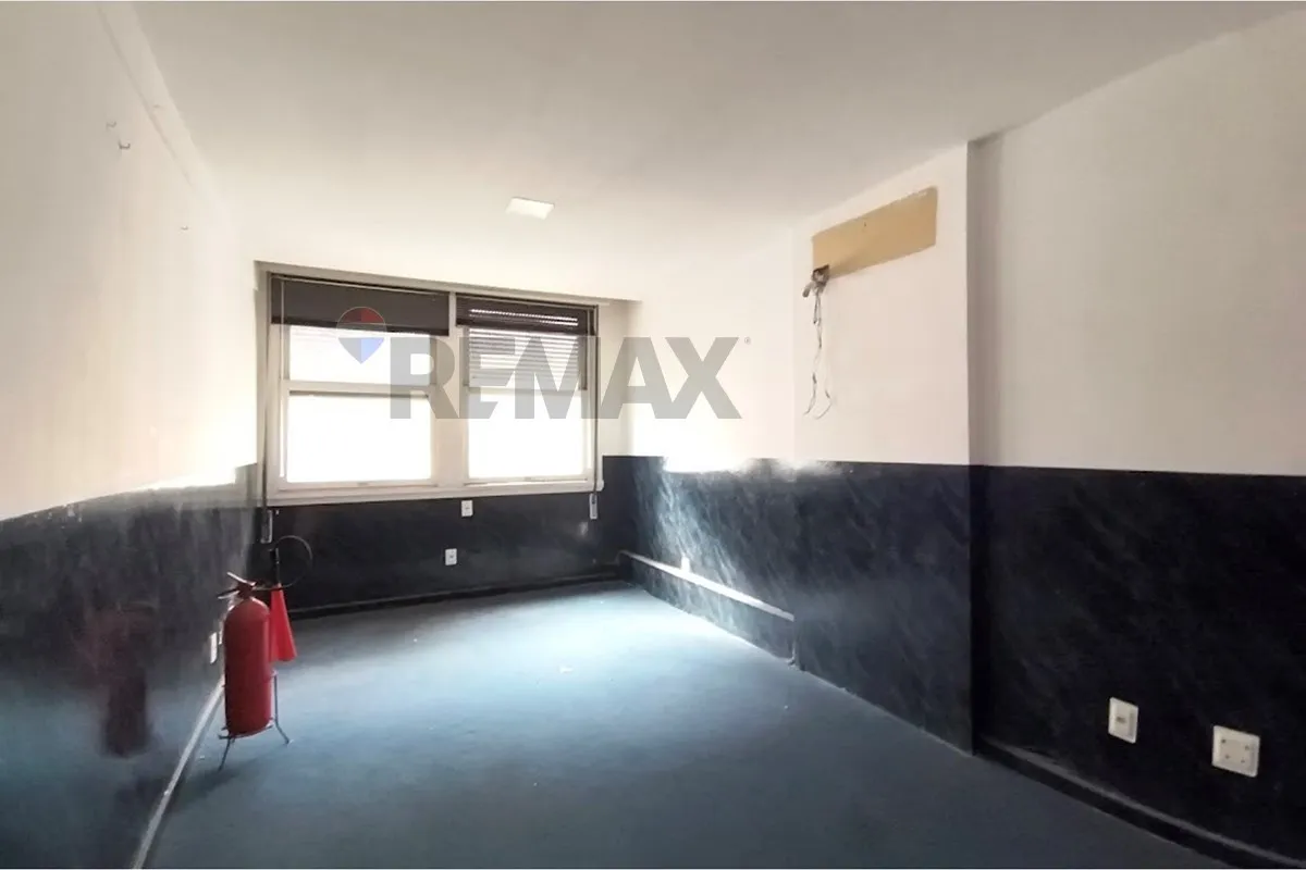 Imagem Sala com 95m² sendo 3 escritórios a venda na AV Graça aranha