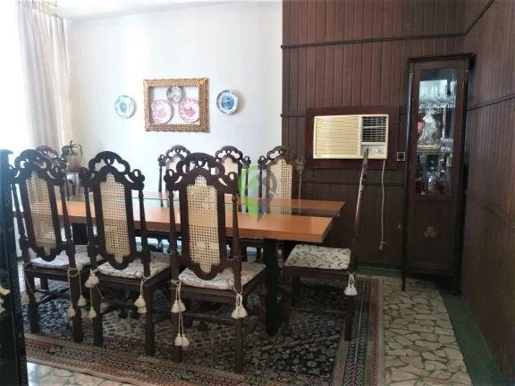 Imagem Apartamento clássico no Gonzaga em Santos com vista lateral para o mar!