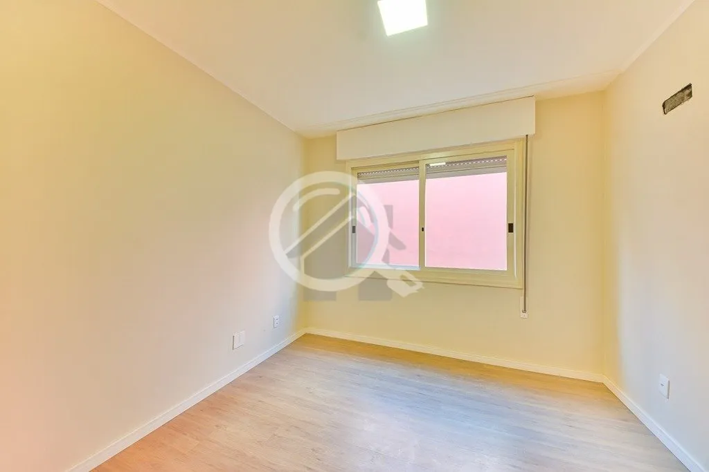 Imagem Apartamento finamente reformado em alto padrão com 2 dormitórios e 1 vaga de garagem no Bom Fim. L...
