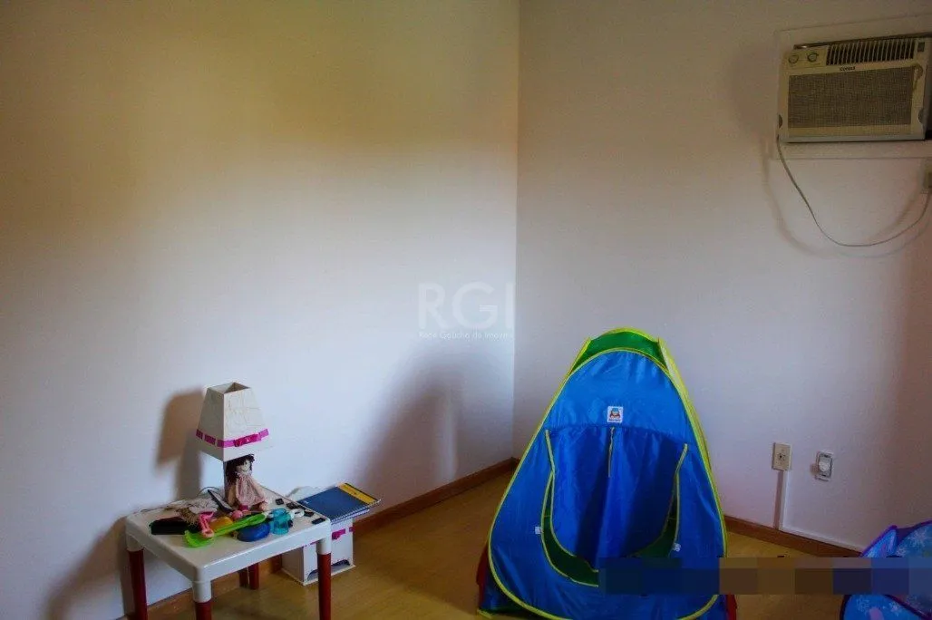 Imagem Sobrado para Venda - 266m², 3 dormitórios, sendo 1 suites, 2 vagas - Ipanema