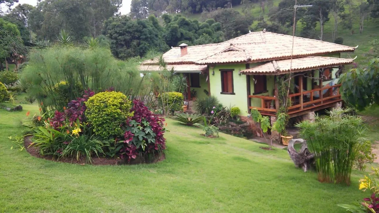 Vendo um belíssimo sítio em Carmópolis de Minas com 10 hectares de terra,