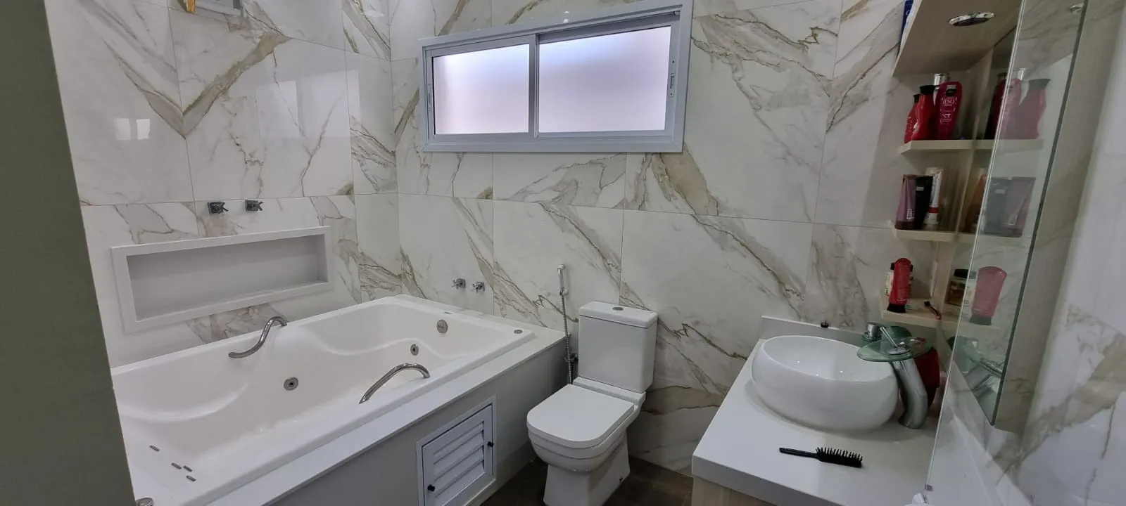 Imagem LINDA CASA NO CONDOMÍNIO PORTAL VILLE FLAMBOYANT 217M²!!!
