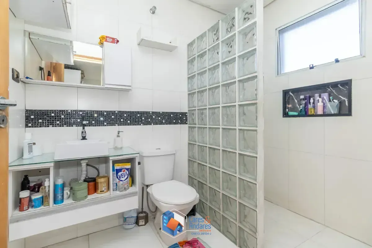 Imagem Sobrado para venda em Piqueri com 3 quartos, sendo 1 suíte, 307m²