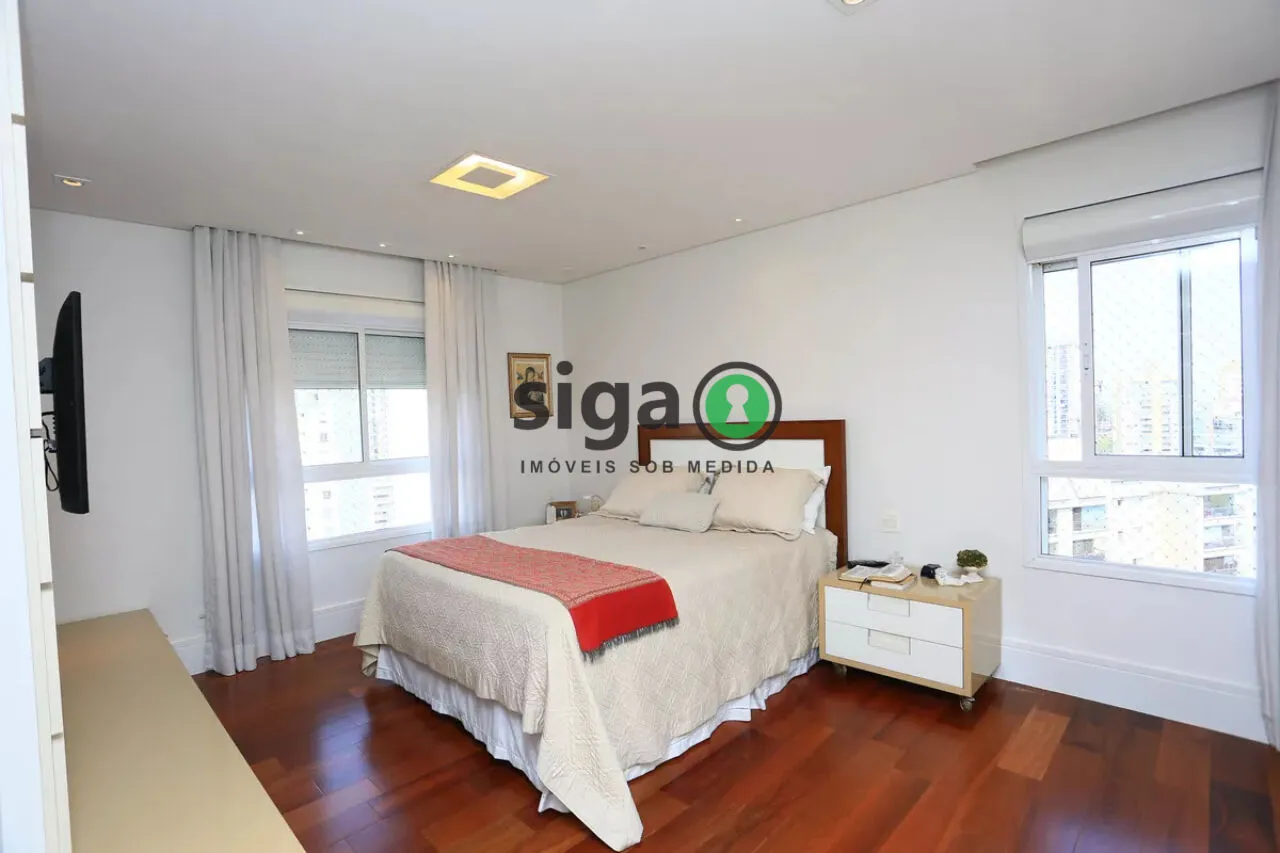 Imagem Apartamento de 223 metros com 3 quartos e 4 vagas