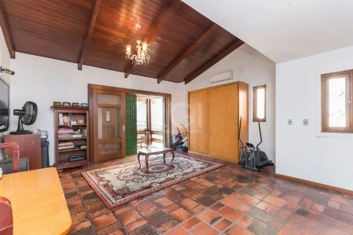 Imagem Casa para Venda - 247m², 4 dormitórios, sendo 1 suites, 5 vagas - Glória