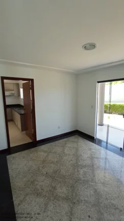 Imagem Casa de Luxo à Venda em Buraquinho, Lauro de Freitas-BA: 4 Quartos, 3 Suítes, 3 Salas, 2 Banheiros, 13 Vagas, 350m²!