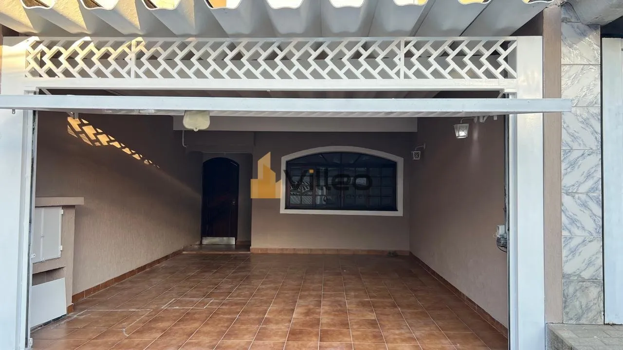 Imagem No coração da Vila Guaraciaba, esta residência une praticidade, privacidade e um espaço generoso...