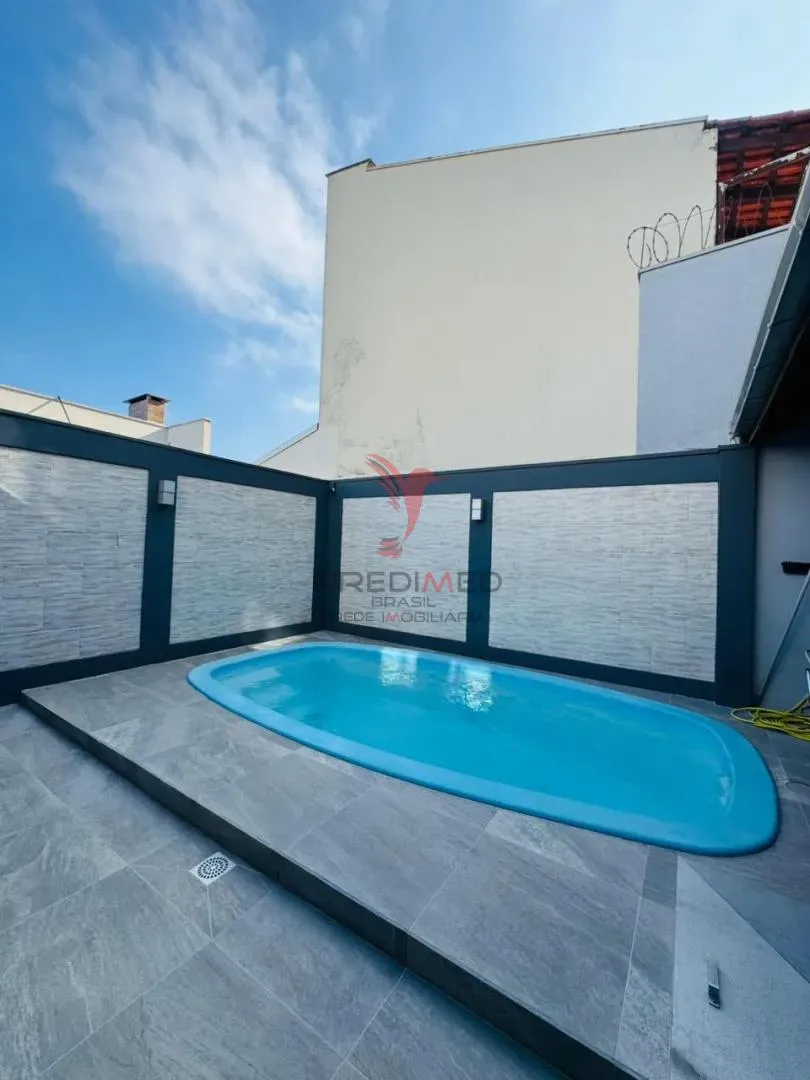 Imagem Refúgio de Conforto e Lazer: Ampla Casa com Piscinas e 3 Quartos no Bairro São João