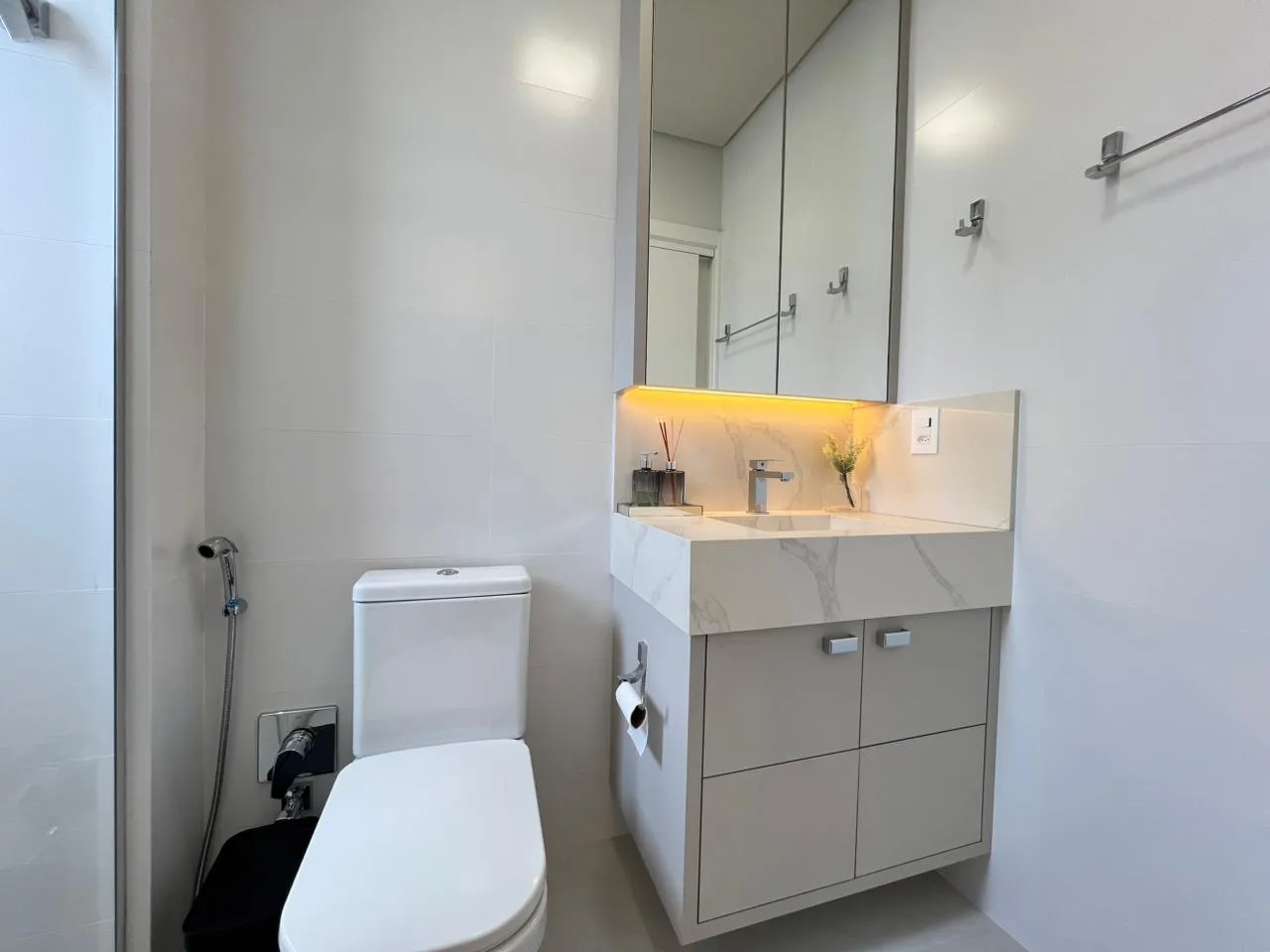 Imagem Apartamento com vista para o mar à venda com 120m2 por R$ 4.300.000,00