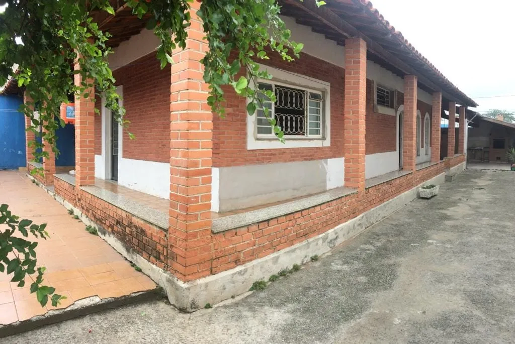 Foto do imóvel Casa à venda 3 Quartos, 2 Vagas, 400M², Campo Alegre, Pindamonhangaba - SP