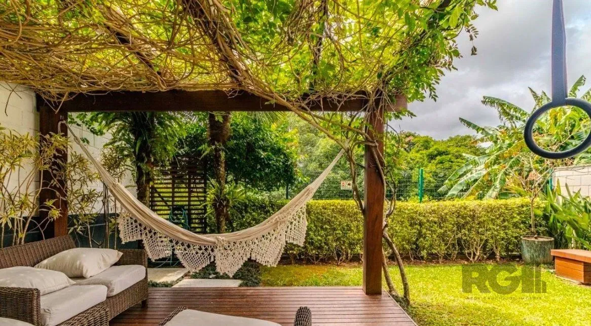 Imagem Casa em Condomínio com 04 Quartos - 4 vagas, 200,36 m² de área privativa - LOMBA DO PINHEIRO