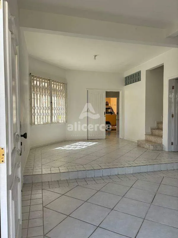Imagem Casa à venda l 5 dórmitórios, 1 suíte l 237,83m² l Balneário do Estreito - Florianópolis/SC
