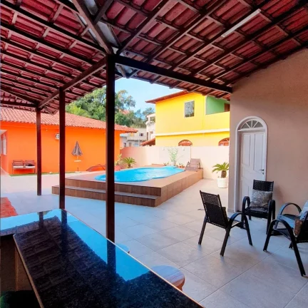 Imagem CASA COM 4 QUARTOS E 2 SUÍTES EM GUARAPARI-ES