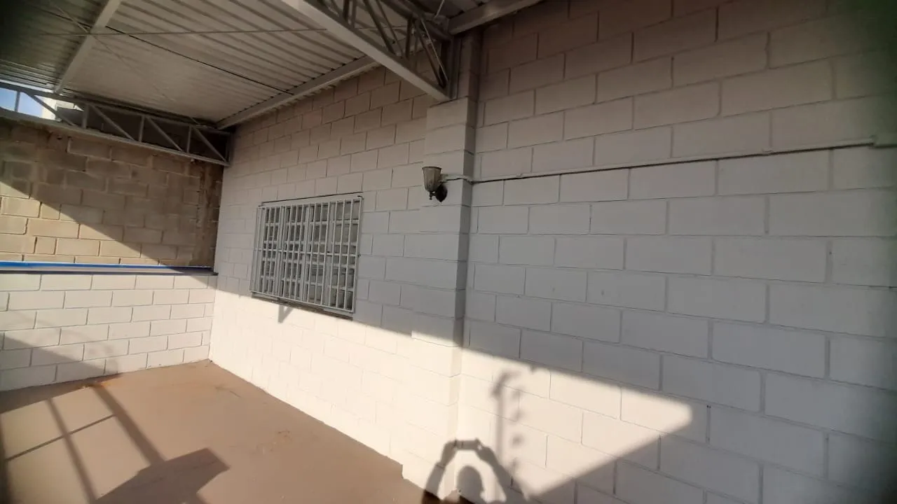 Imagem Barracão para alugar em Sorocaba com 320 m², 2 banheiros e 2 vagas na Avenida Elias Maluf