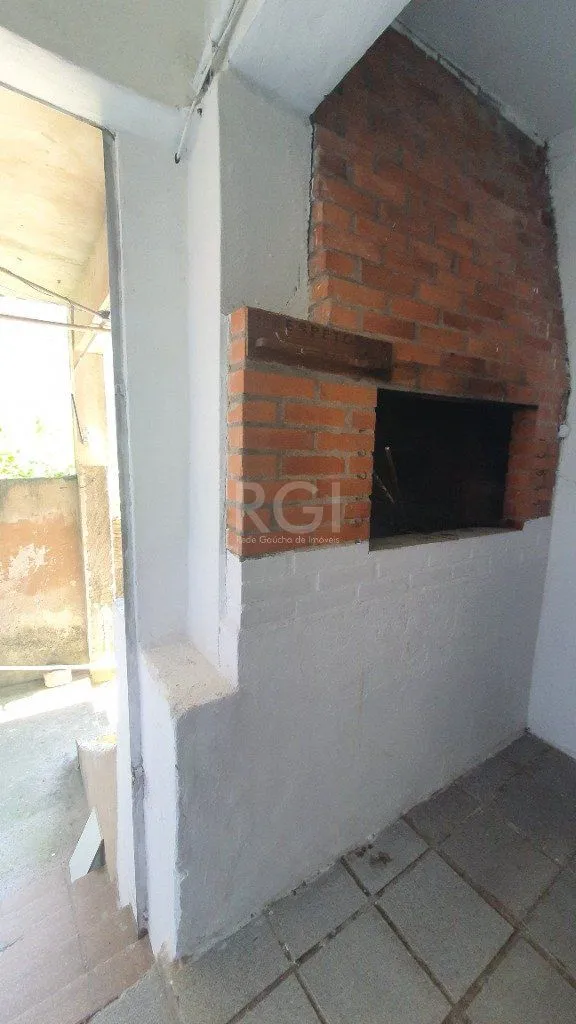 Imagem Casa para Venda - 290m², 4 dormitórios, sendo 2 suites, 2 vagas - Cascata