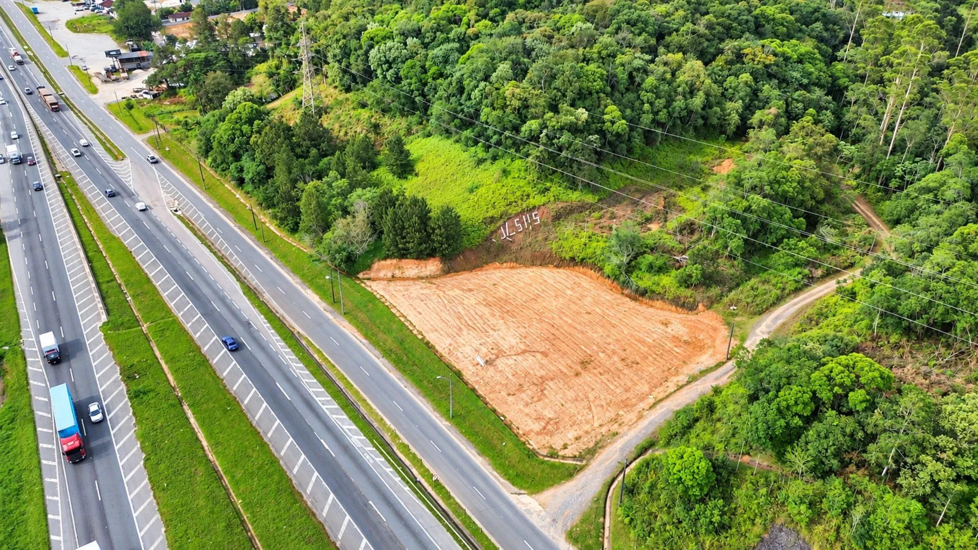 Imagem ÁREA ESTRATÉGICA À VENDA - FRENTE PARA A BR-101