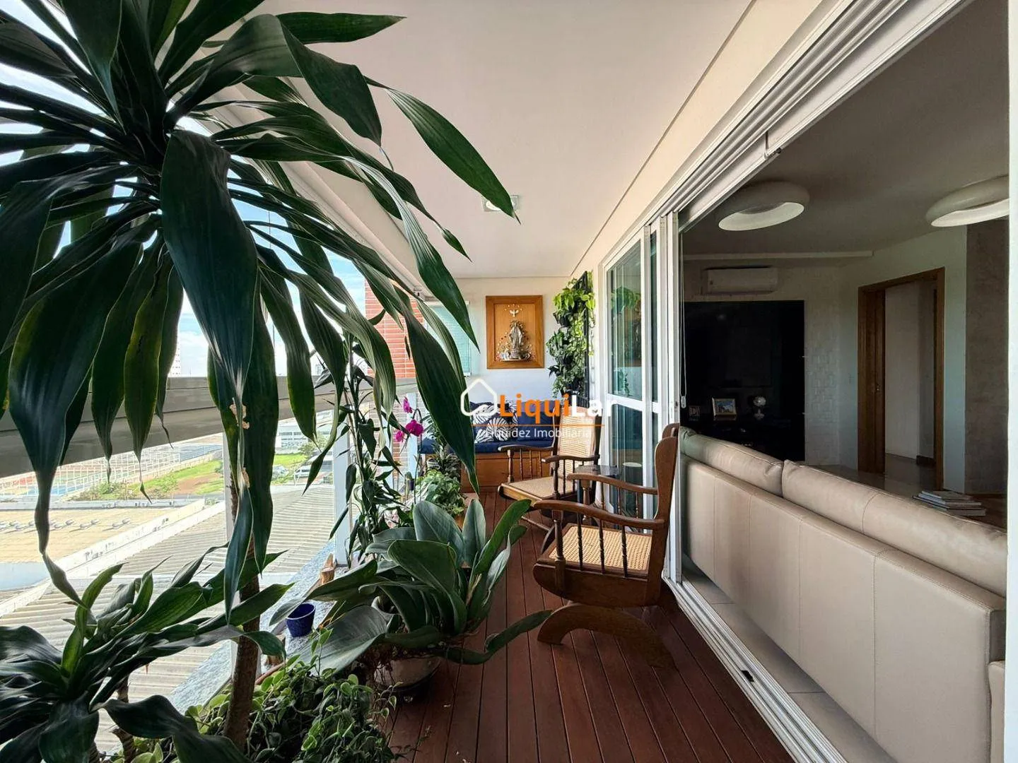 Imagem Apartamento de Alto Padrão no Johan Strauss com 3 Suítes, Planejados e 3 Vagas na Av. Mato Grosso