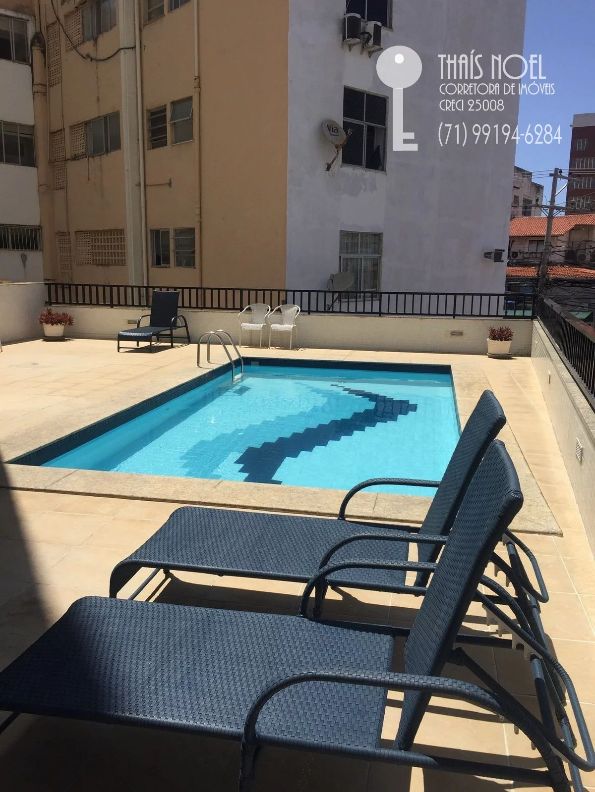 APARTAMENTO QUARTO E SALA MOBILIADO NA BARRA AO LADO DO CIRCUITO DE CARNAVAL (ACOMODA ATÉ 4 PESSOAS)