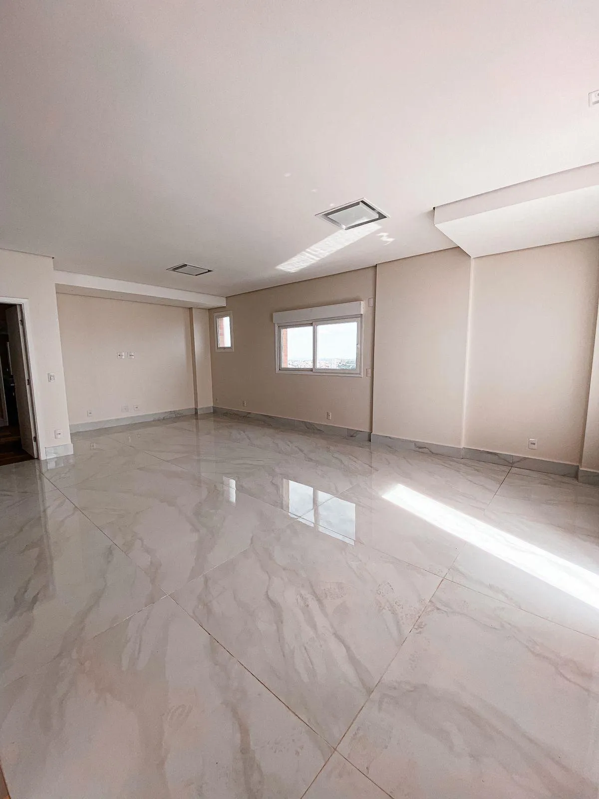 Imagem Cobertura à venda em Franca, Vila Santos Dumont, com 5 quartos, 280m2