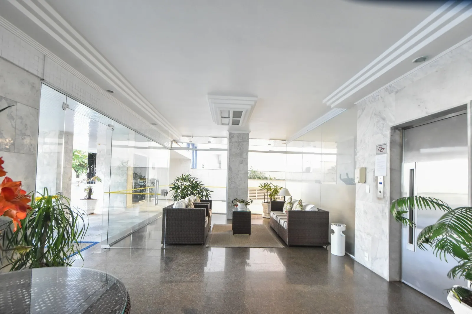 Imagem Apartamento de 120m² com 3 Dormitórios Localizado na Praia de Pitangueiras, Guarujá SP