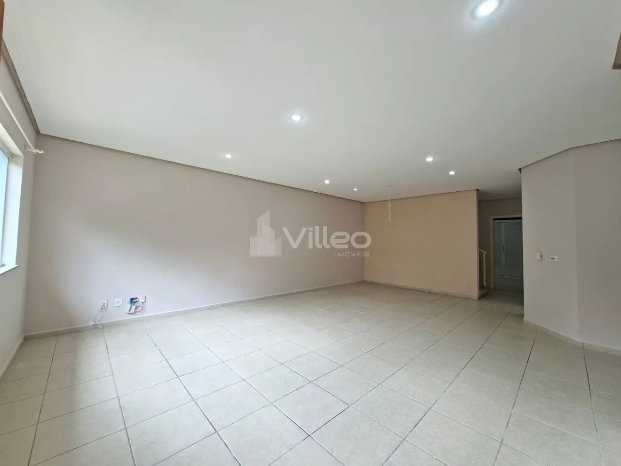 Foto do imóvel Venha conhecer e se encantar por essa confortável casa num dos condomínios mais tradicionais de So...