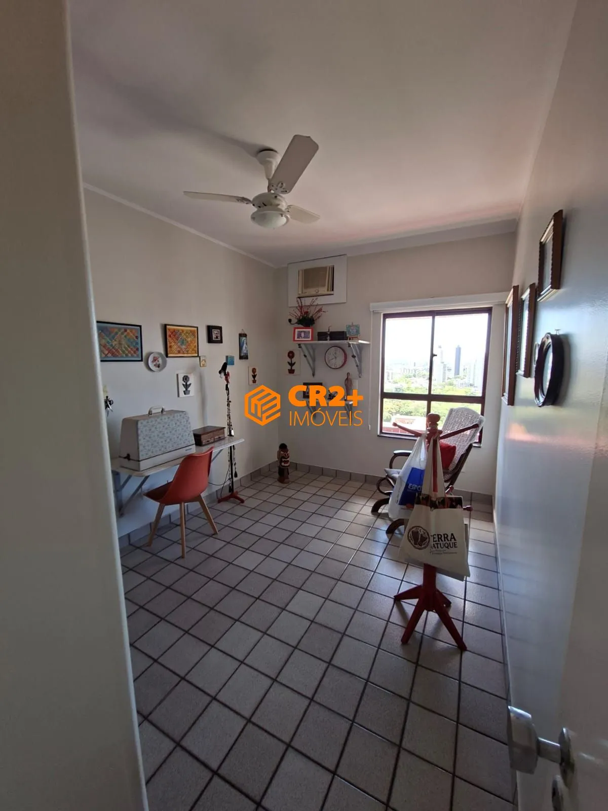 Imagem Vendo apartamento na Jaqueira, andar alto!