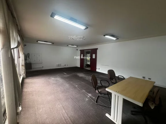 Imagem Casa Comercial de Alto Padrão no Jardim Europa, São Paulo-SP: 14 Salas, 9 Banheiros, 10 Vagas de Garagem, 600m².