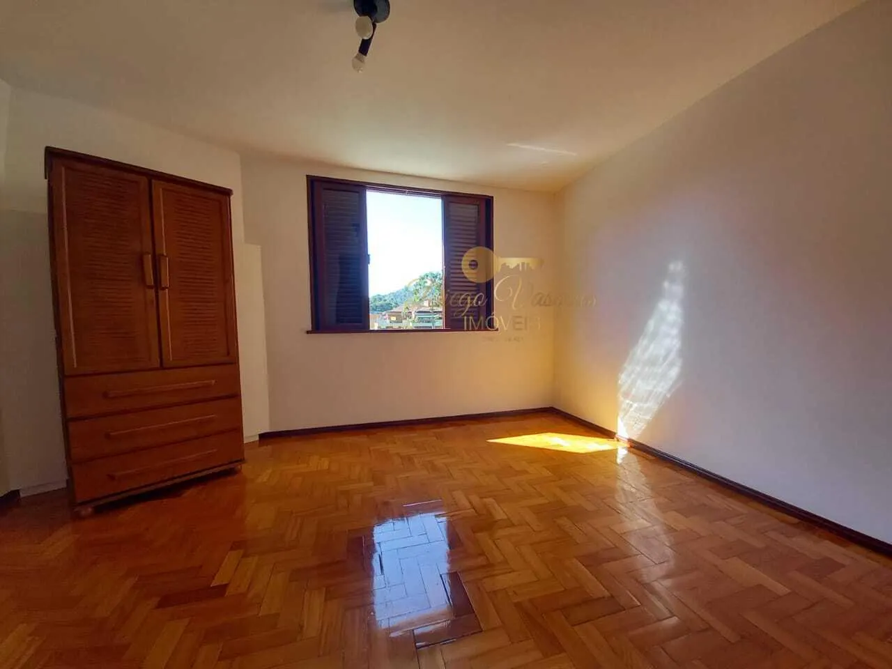Imagem Casa em Condomínio para Venda em Teresópolis / RJ no bairro Taumaturgo