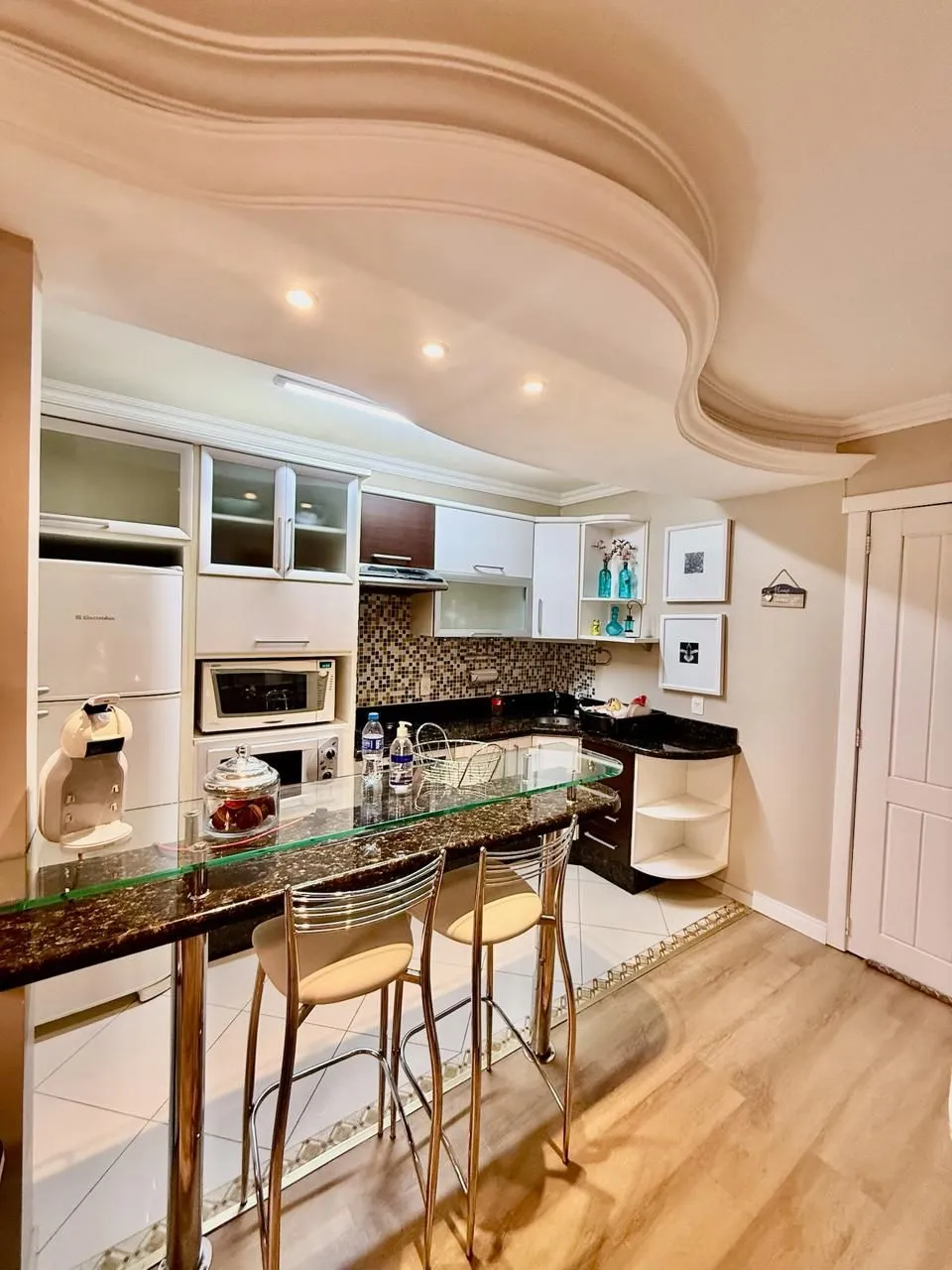 Imagem Apartamento à venda em Gramado, Vila Suíça, com 2 quartos, 76m2