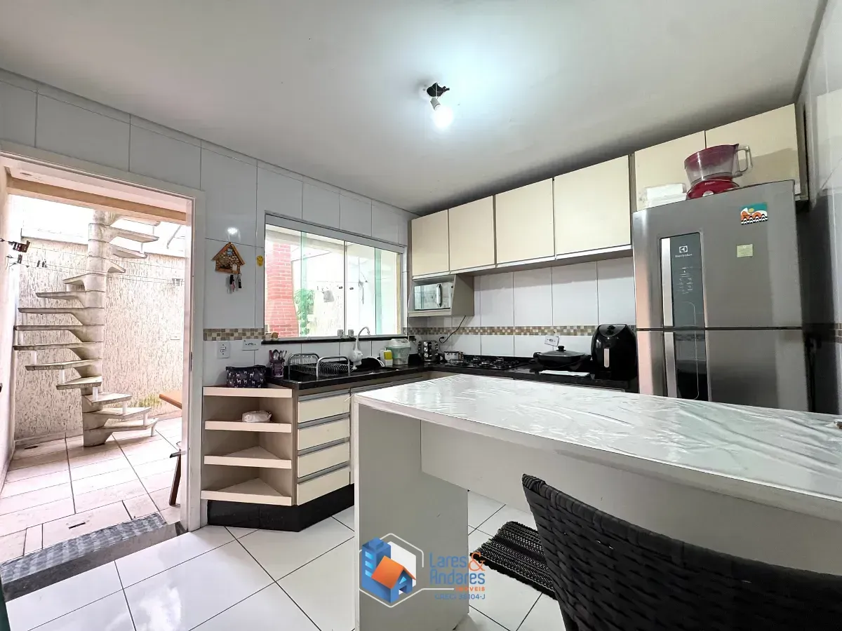 Imagem Sobrado para venda em Sapopemba com 3 quartos, sendo 3 suítes, 90m²