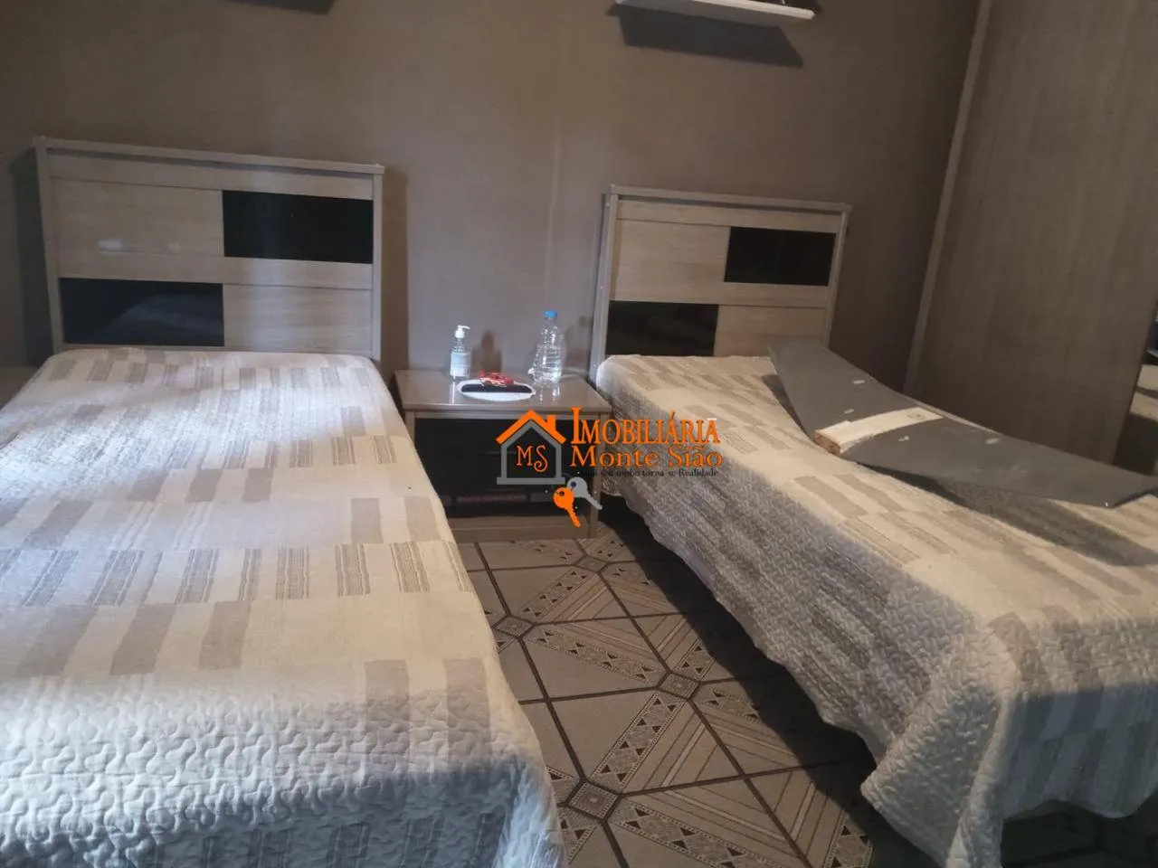 Imagem Sobrado com 3 dormitórios à venda, 210 m² por R$ 670.000,00 - Jardim São Domingos - Guarulhos/SP