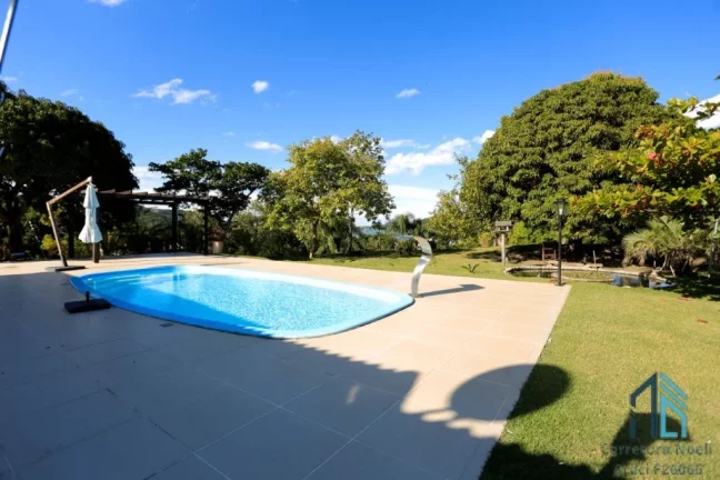 Imagem Sítio Lindo, com uma bela cachoeira, com cabanas e casa, em Governador Celso Ramos - SC