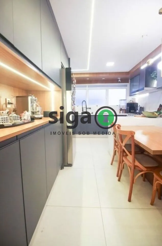 Imagem Apartamento à venda com 246m², 3 quartos e 4 vagas