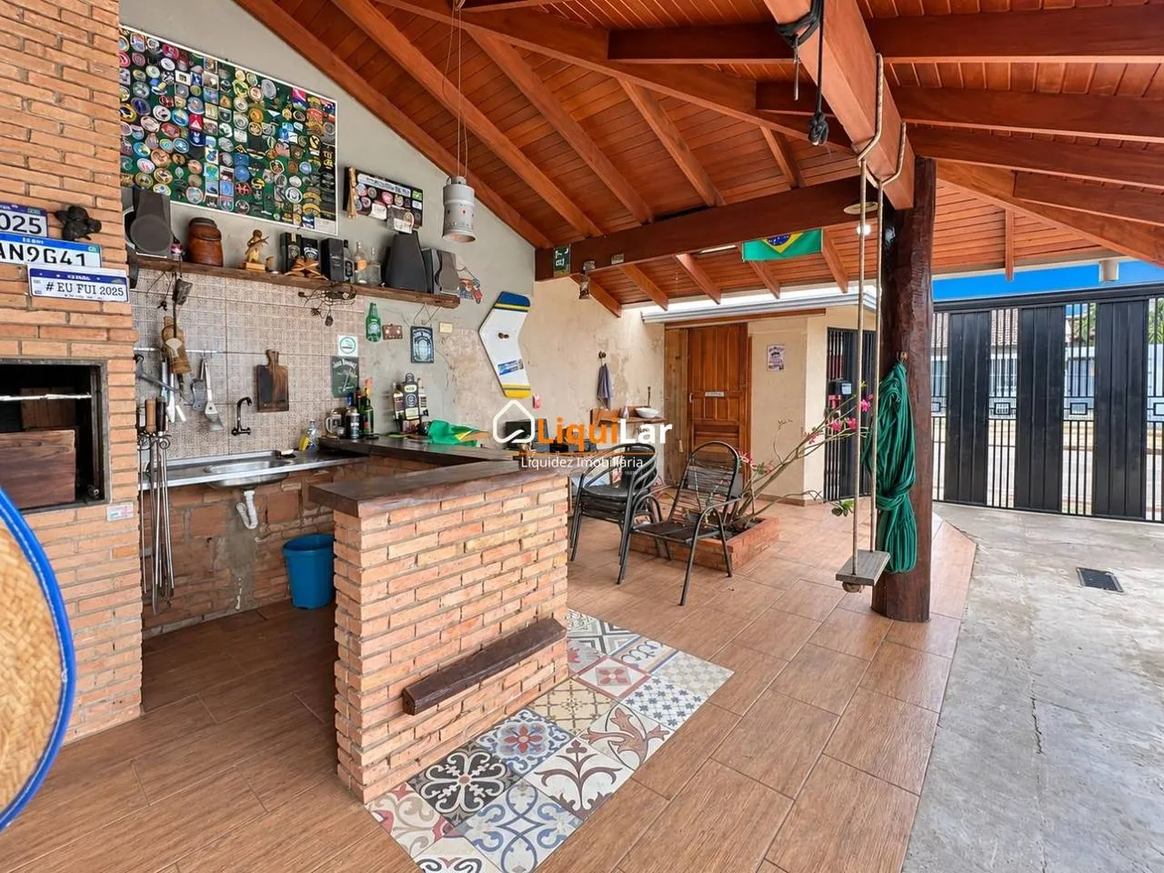 Imagem Sobrado mobiliado à venda com 3 suítes, piscina, área gourmet e energia solar no Vilas Boas
