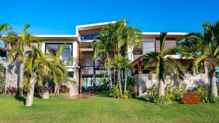 Imagem Casa em Condomínio para Venda em Mata de São João, Praia Do Forte, 8 dormitórios, 8 suítes, 9 banheiros, 8 vagas