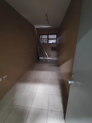 Imagem Galpão com 2500m2 em Itaquaquecetuba/SP