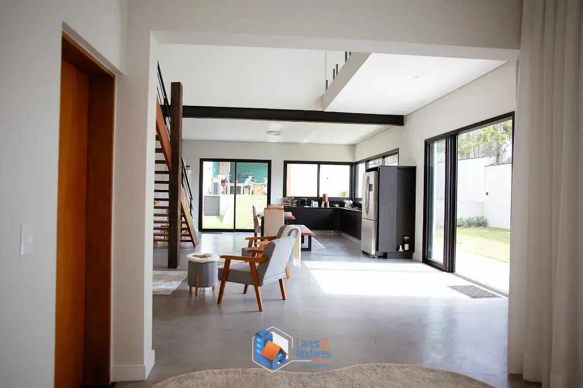 Imagem Casa no condomínio Chácara Jaraguá para venda com 2 quartos, sendo 2 suítes, 278m²