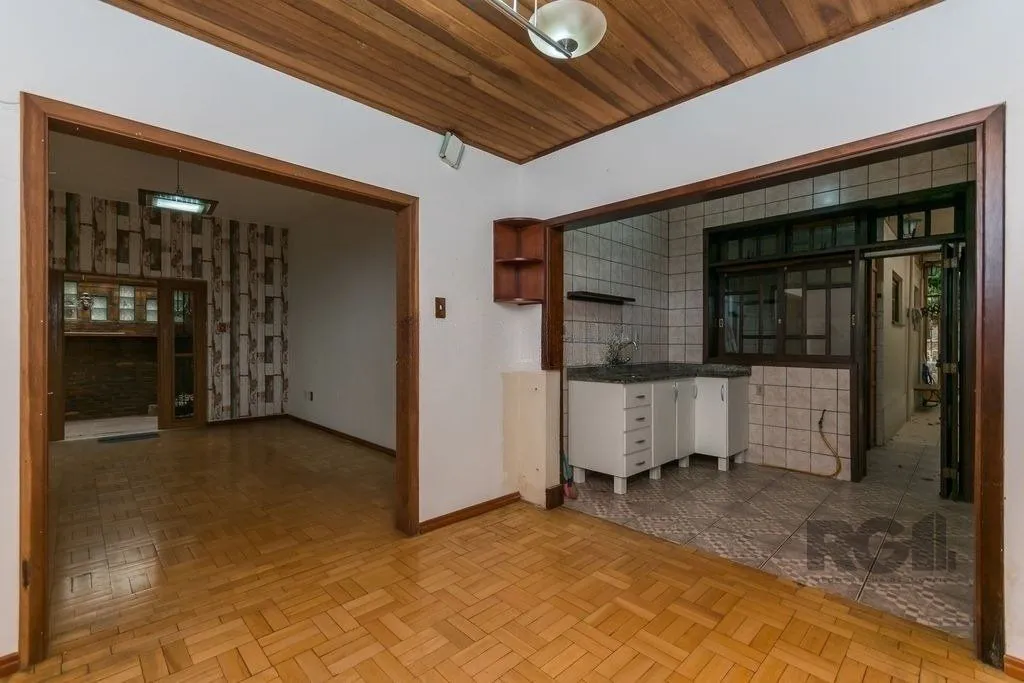 Imagem Excelente casa de 150m² com 3 dormitórios e 2 vagas.