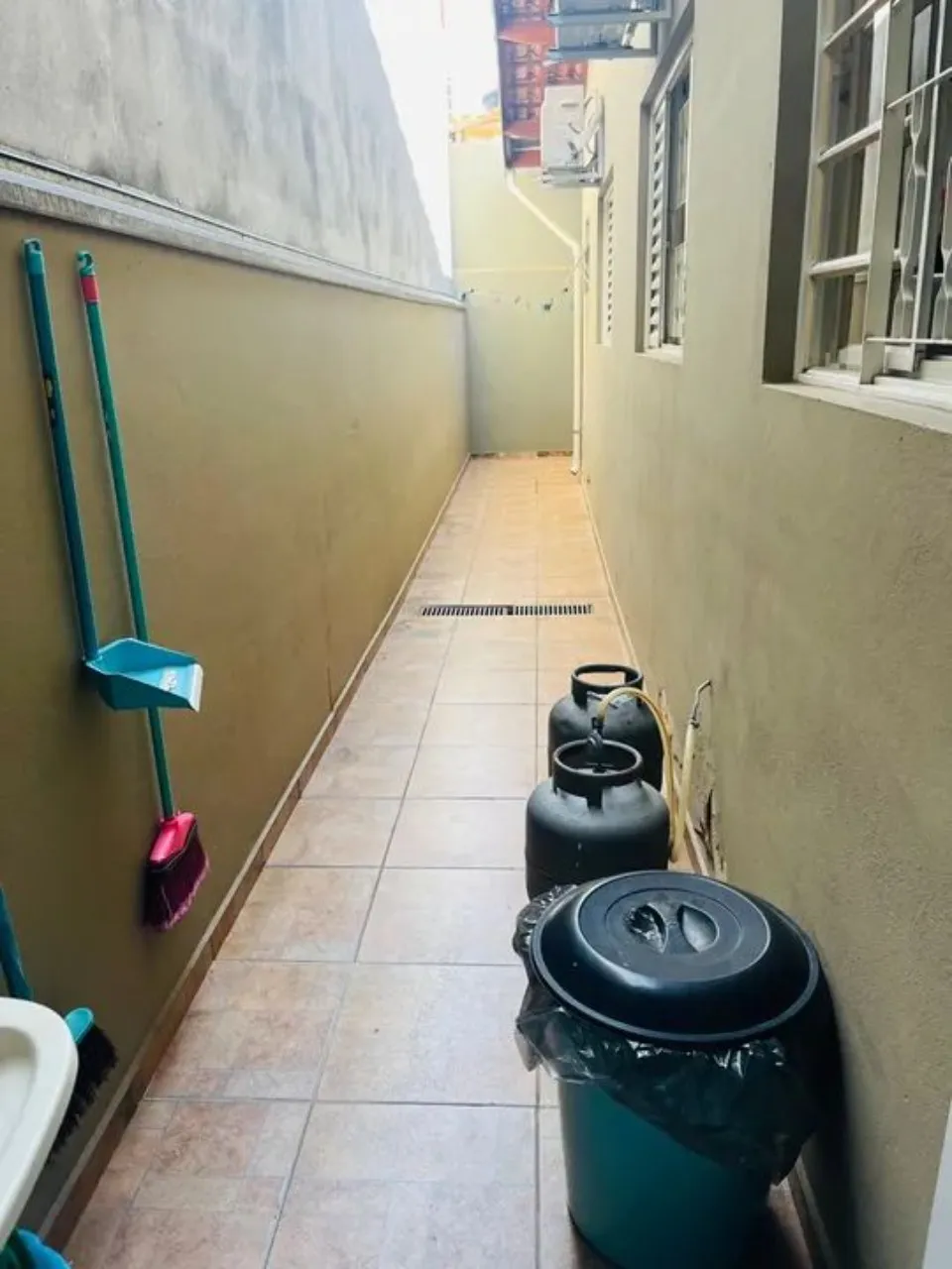 Imagem Imperdível casa à venda em Sorocaba-SP, Jardim Wanel Ville IV: 3 quartos, 1 suíte, 3 salas, 2 banheiros, 3 vagas de garagem, 115m².