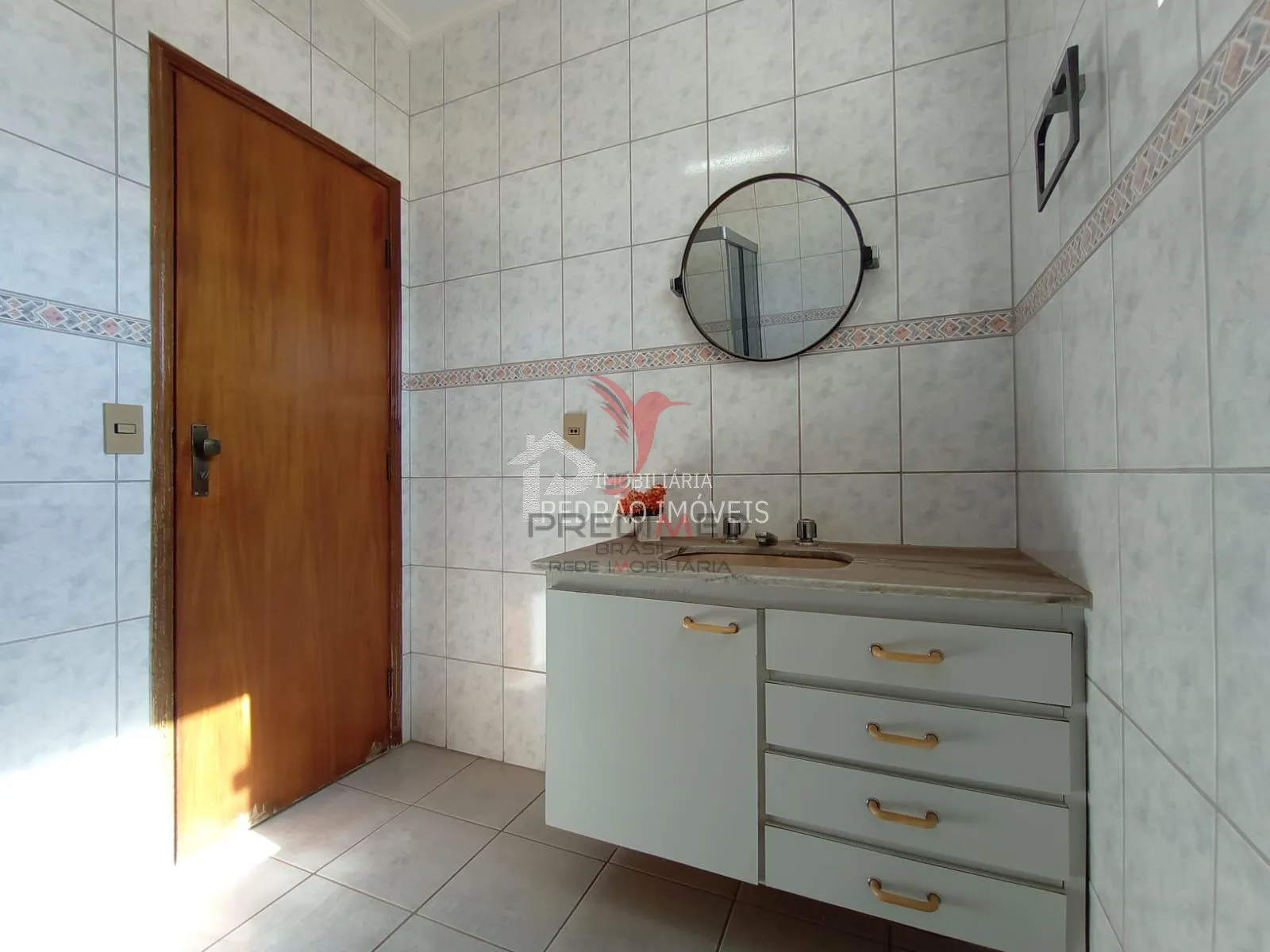 Imagem Casa de 4 quartos, 239m² no bairro Centro, em Lençóis Paulista