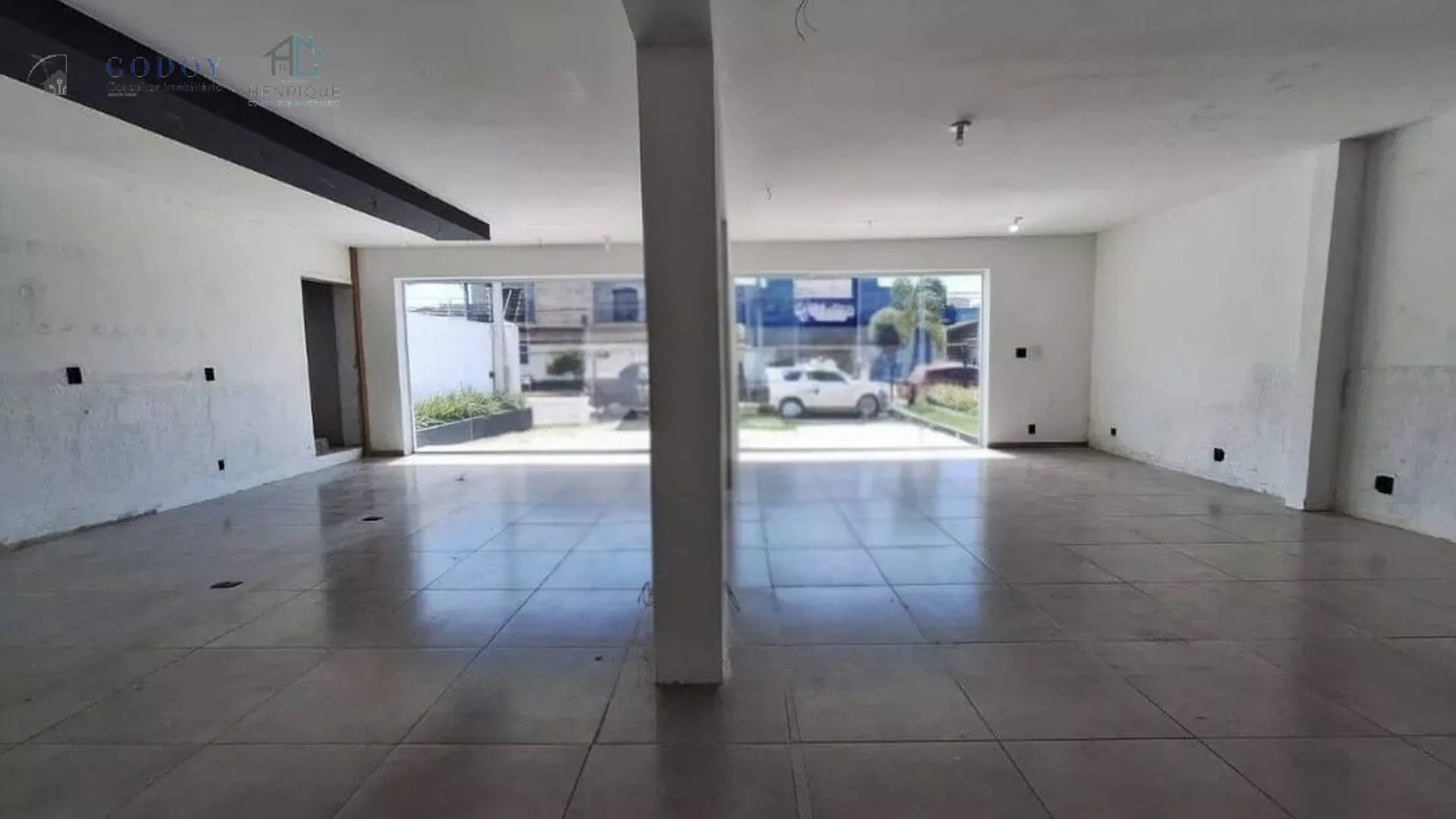 Imagem Ponto Comercial / Galpão para Locação - Pindamonhangaba