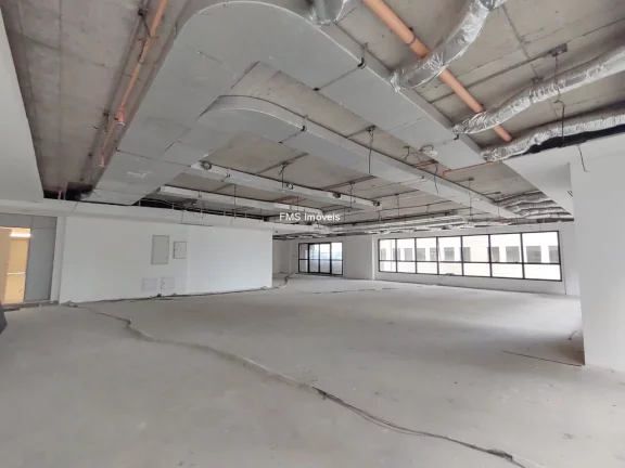 Imagem Conjunto comercial com 388m² para locação em Alphaville.